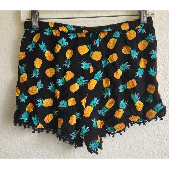 Black Yellow Green Pineapple Print Pull On Shorts Small Lightweight Crochet Trim - Picture 3 of 4